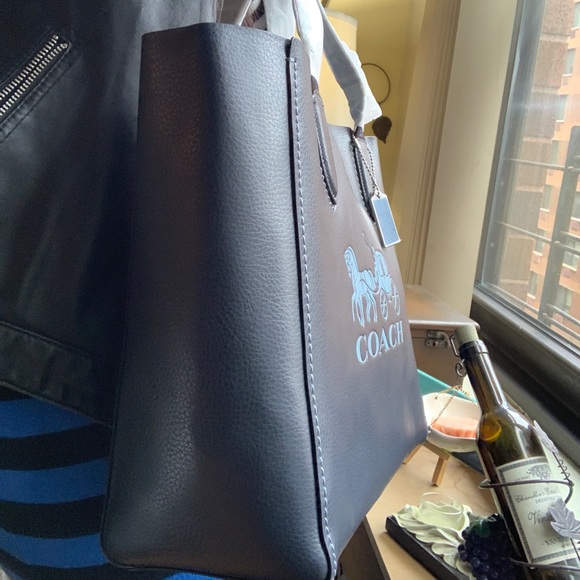 SOLD⛔️Authentic Coach pebbled Leather and suede logo snap tote - Picture 11 of 14